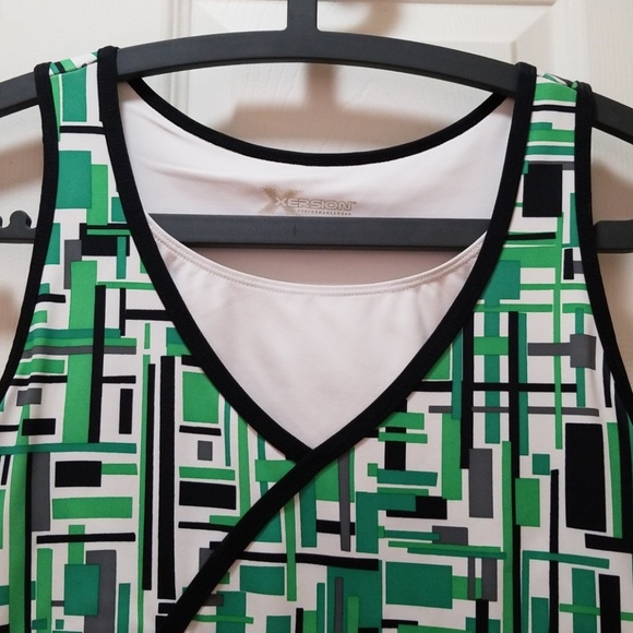 Xersion Green Workout Top - Picture 2 of 4